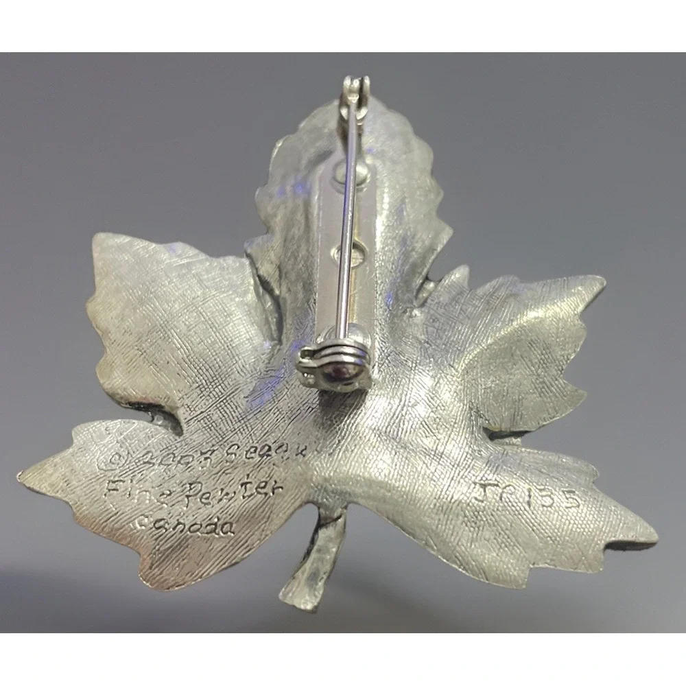 VTG 2003 Pewter Leaf Brooch Pin Canadian Maple Canada Fall‎ JP135